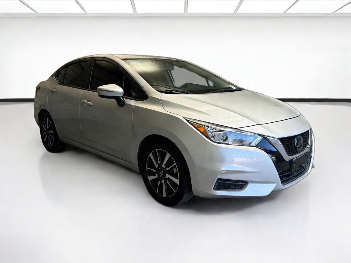 Used 2020 Nissan Versa SV FWD image 3