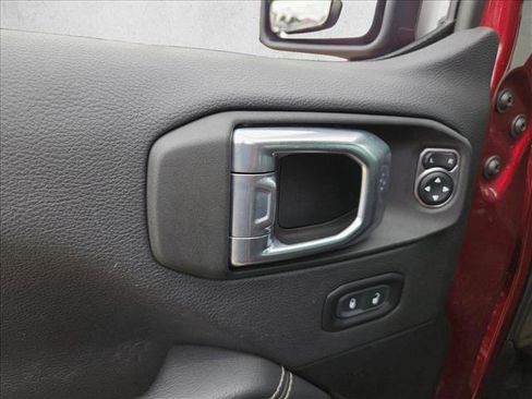 Used 2021 Jeep Gladiator Overland image 10