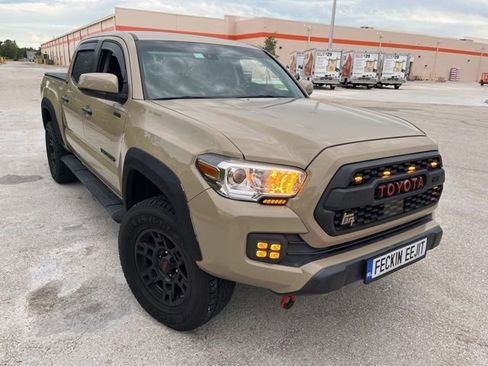 Used 2020 Toyota Tacoma SR5 RWD image 4