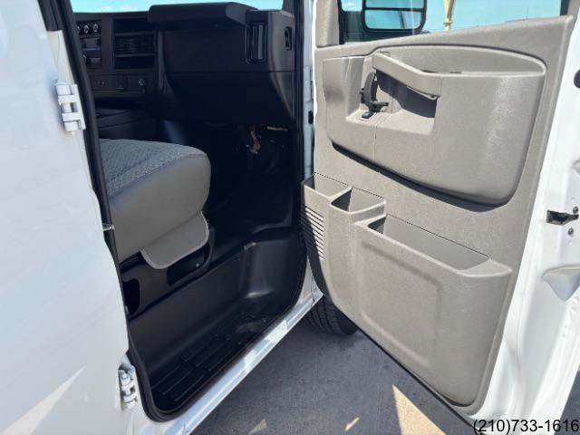 Used 2021 Chevrolet Express 2500 Extended w/ Enhanced Convenience Package RWD image 26