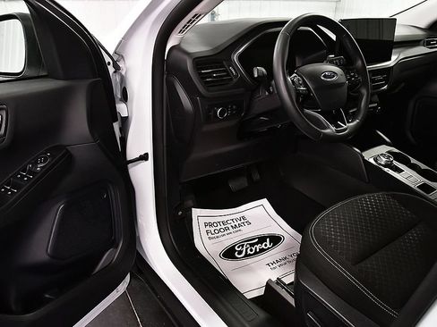 Used 2024 Ford Escape Active w/ Tech Pack #1 AWD/4WD image 16
