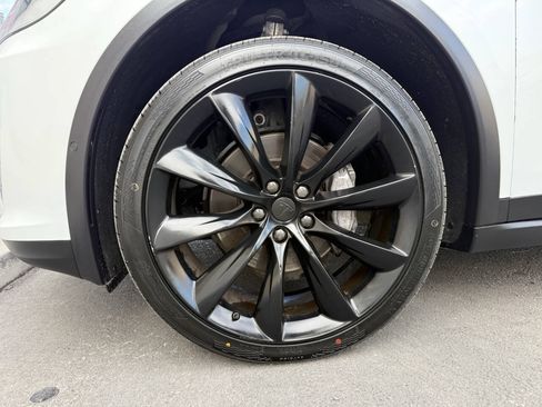 Used 2020 Tesla Model X Long Range AWD/4WD image 24