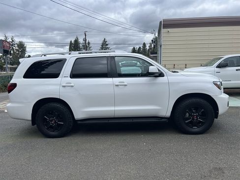 Used 2019 Toyota Sequoia SR5 image 6