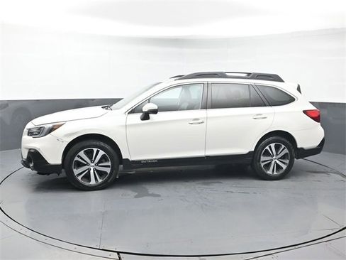 Used 2019 Subaru Outback 2.5i Limited image 2