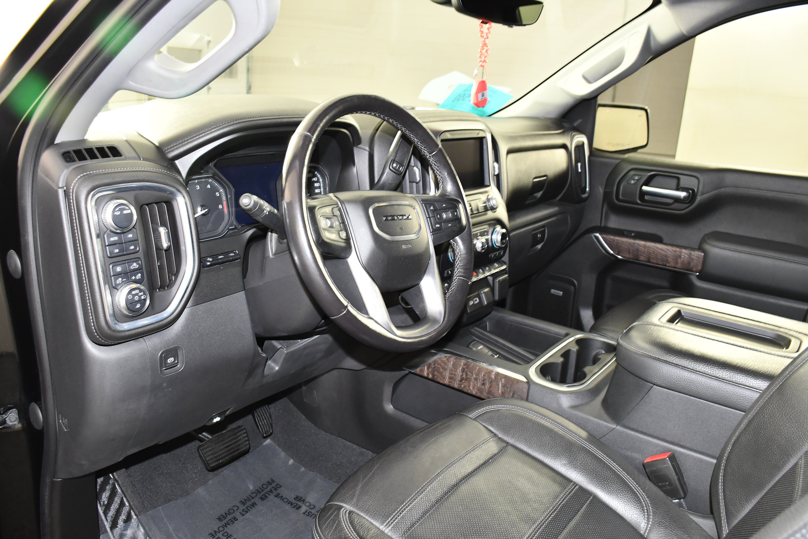 Used 2021 GMC Sierra 1500 Denali w/ Technology Package AWD/4WD image 2