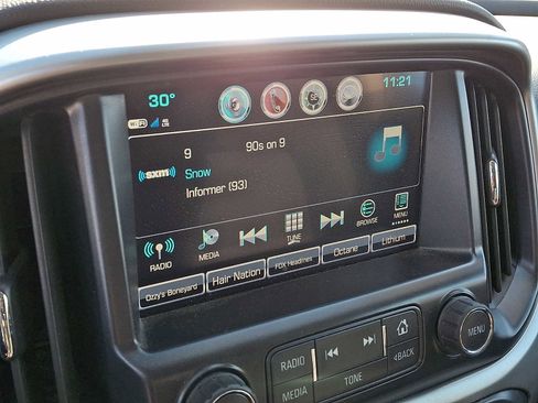 Used 2017 Chevrolet Colorado LT w/ LT Convenience Package image 16