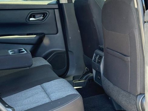 Used 2025 Nissan Rogue SV FWD image 10