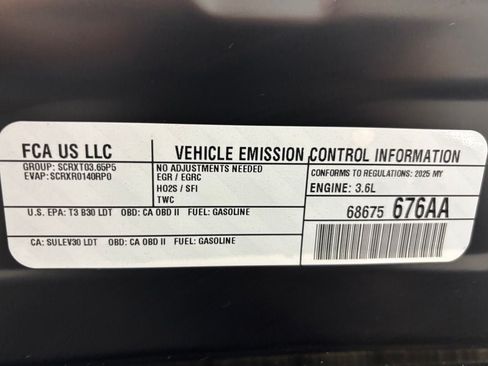 Used 2025 Chrysler Pacifica Select FWD image 66