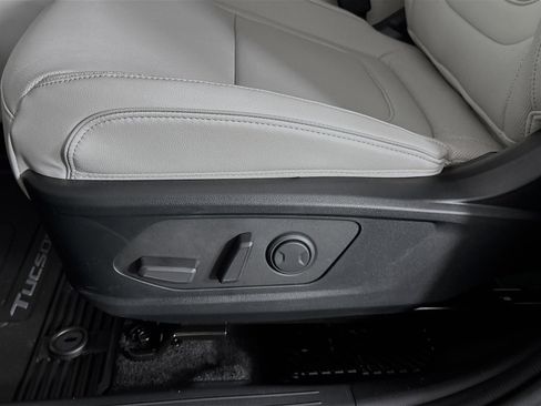New 2026 Hyundai Tucson Limited FWD image 22