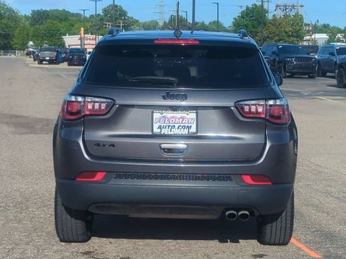 Used 2022 Jeep Compass Latitude AWD/4WD image 4