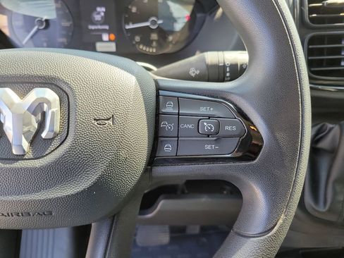 Used 2025 RAM ProMaster 2500 w/ Convenience Group FWD image 17
