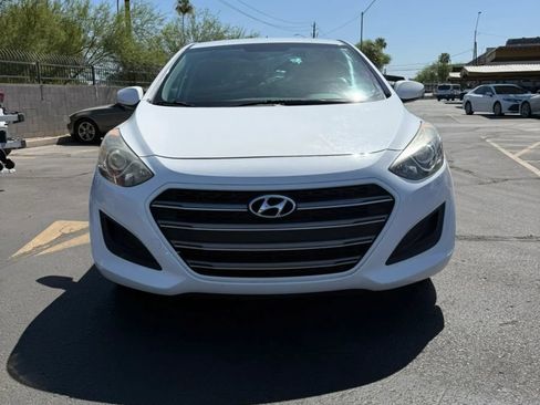 Used 2016 Hyundai Elantra GT FWD image 2