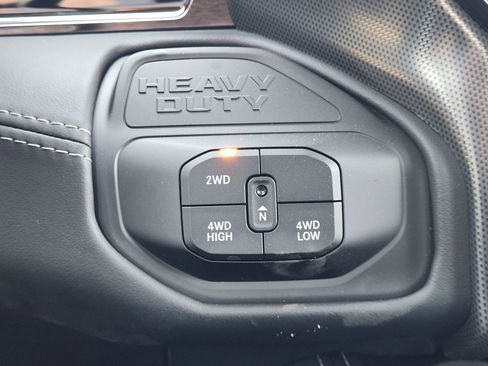 New 2026 RAM 2500 Limited AWD/4WD image 17