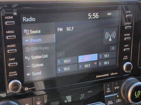 Used 2021 Toyota Highlander LE FWD image 24