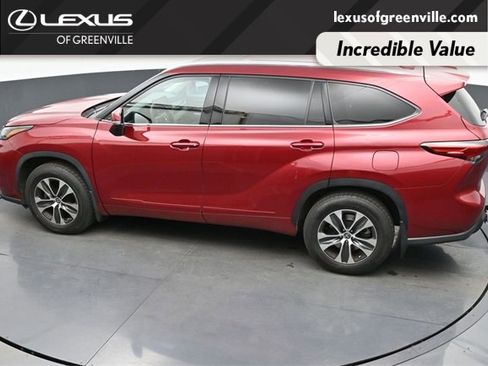 Used 2021 Toyota Highlander XLE image 50