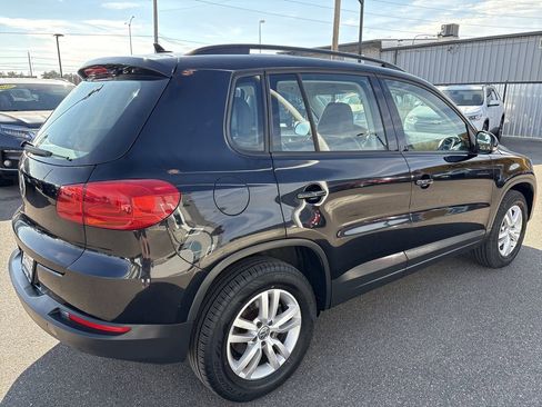 Used 2017 Volkswagen Tiguan S image 5