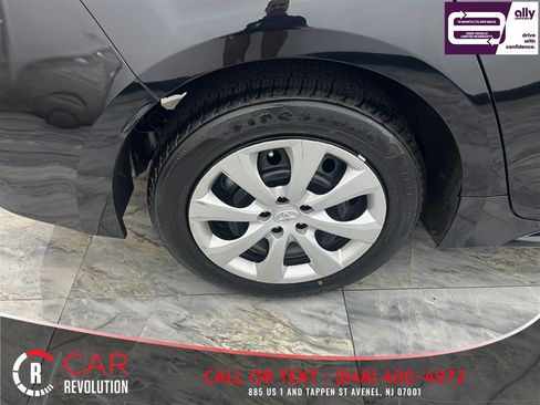 Used 2024 Toyota Corolla LE FWD image 48