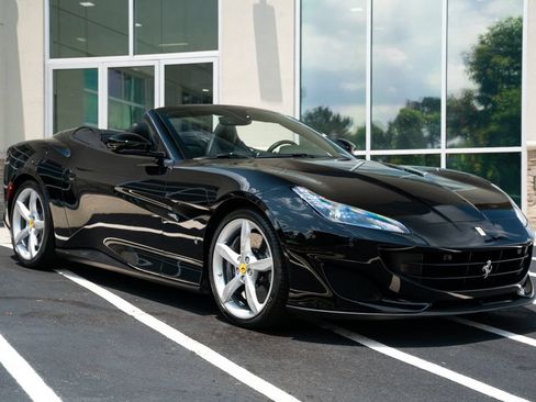 Used 2019 Ferrari Portofino RWD image 7