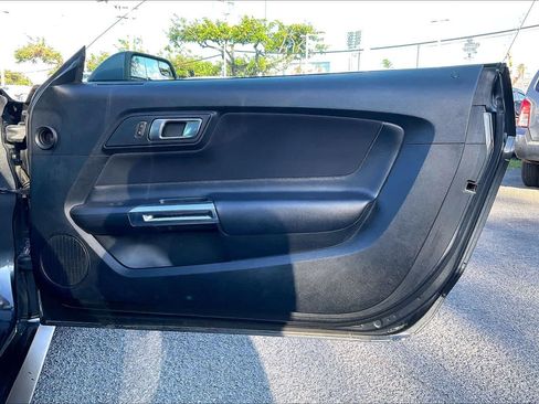 Used 2020 Ford Mustang GT w/ Black Accent Package RWD image 27