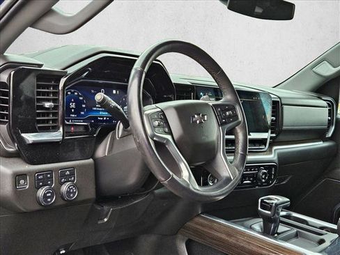 Used 2023 Chevrolet Silverado 1500 RST image 9