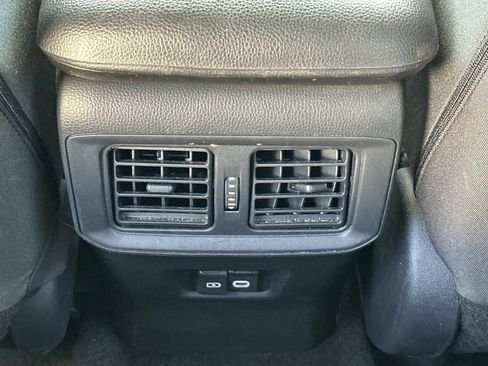 Used 2025 Toyota RAV4 XLE FWD image 15