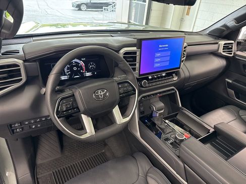 Used 2025 Toyota Tundra Platinum AWD/4WD image 18