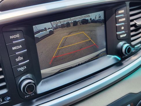 Used 2020 Kia Sorento LX AWD/4WD image 21