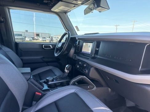 Used 2023 Ford Bronco Big Bend w/ Sasquatch Package AWD/4WD image 16