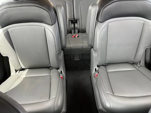 Used 2024 Kia EV9 Light Long Range RWD image 19