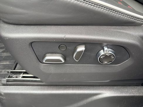 Used 2025 GMC Yukon AT4 Ultimate image 26