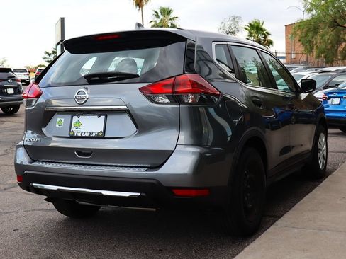 Used 2020 Nissan Rogue S FWD image 13
