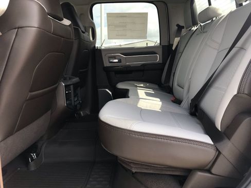 New 2025 RAM 2500 Laramie AWD/4WD image 21