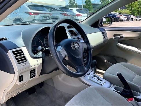 Used 2012 Toyota Corolla LE FWD image 16