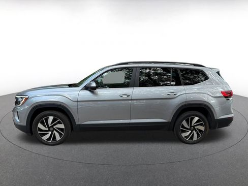 Used 2024 Volkswagen Atlas SE AWD/4WD image 4