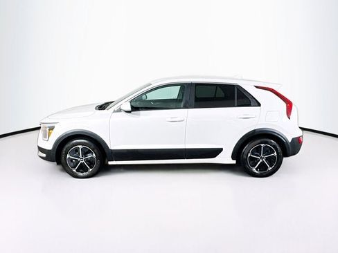 Certified 2023 Kia Niro LX image 8