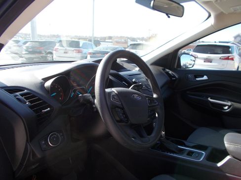 Used 2018 Ford Escape SE image 11