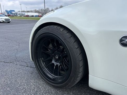 Used 2006 Nissan 350Z Touring image 11