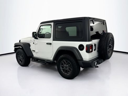 Used 2025 Jeep Wrangler Sport AWD/4WD image 7