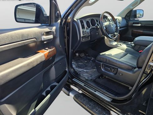 Used 2011 Toyota Tundra Limited w/ Platinum Pkg AWD/4WD image 21
