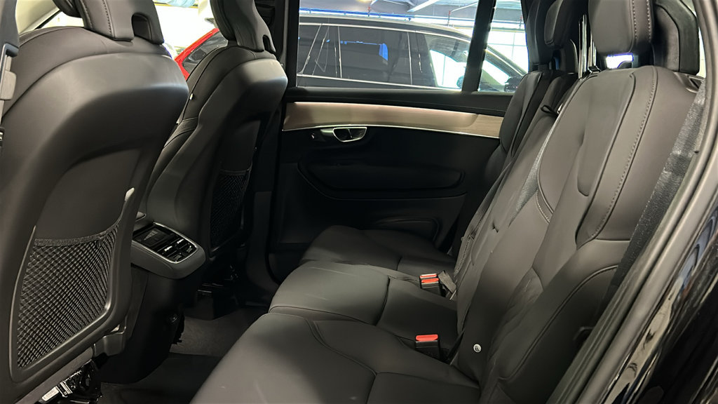 Used 2026 Volvo XC90 B6 Plus w/ Protection Package Premier AWD/4WD image 22