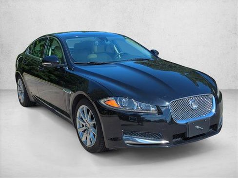 Used 2012 Jaguar XF RWD image 3
