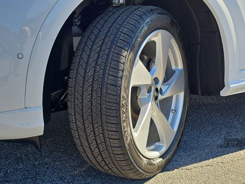 New 2025 Audi Q5 Premium Plus image 32