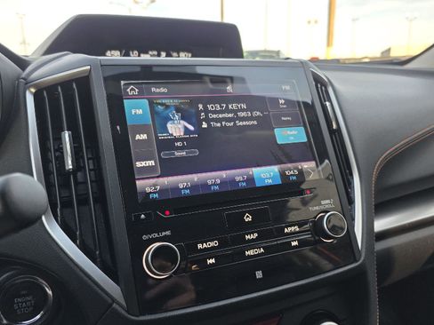 Used 2019 Subaru Crosstrek 2.0i Limited w/ Moonroof Package w/Navigation image 19