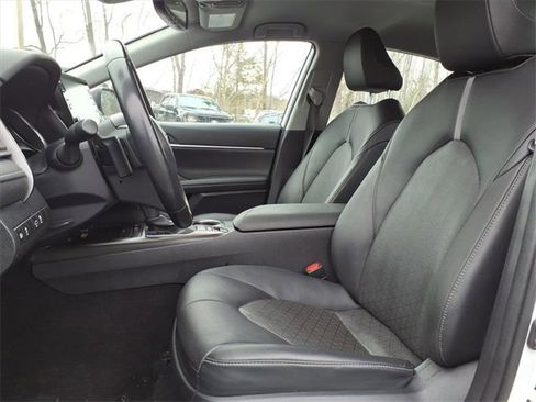 Used 2023 Toyota Camry XSE image 10