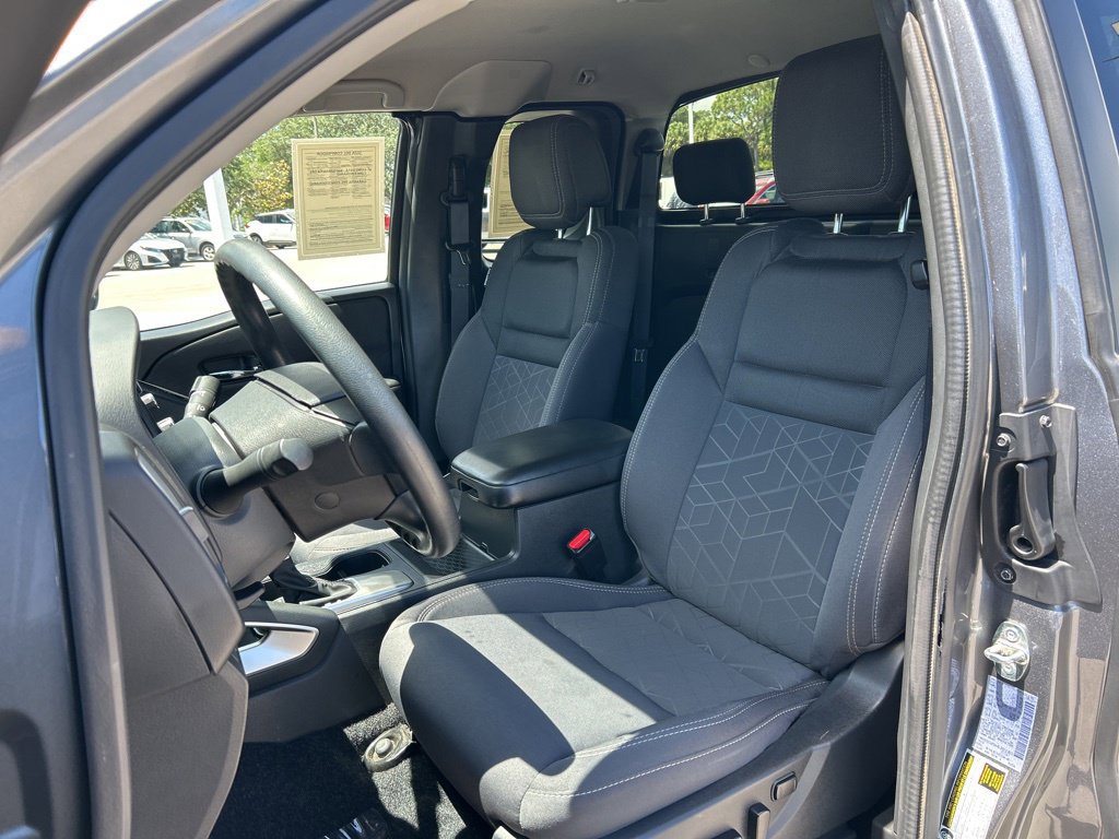 Certified 2025 Nissan Frontier SV RWD image 22