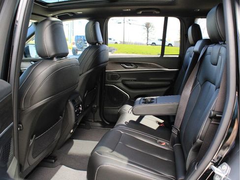 New 2026 Jeep Grand Cherokee Limited AWD/4WD image 27
