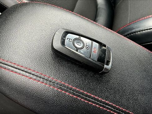 Used 2025 Ford Escape ST-Line AWD/4WD image 35