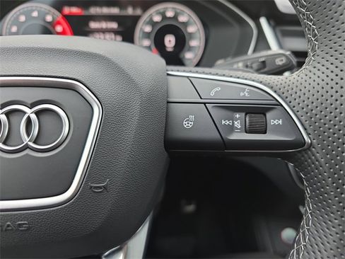 Used 2024 Audi SQ5 Prestige image 22