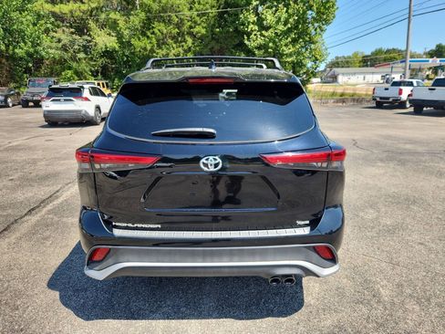Used 2023 Toyota Highlander XSE FWD image 7