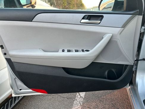Used 2018 Hyundai Sonata SE image 12
